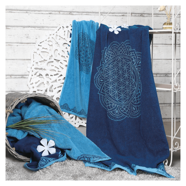 Spirit of Om Badehåndklæde Happy Flower of Life ocean blue / azurblå