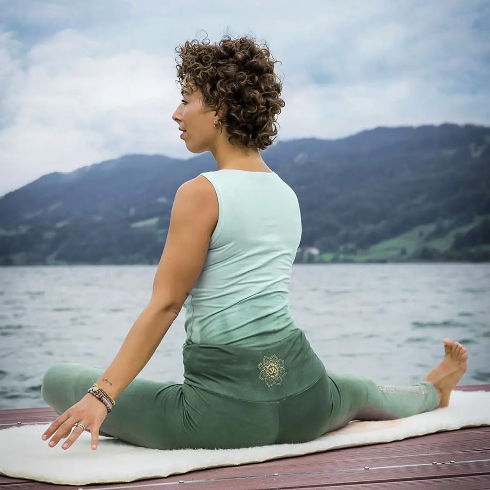 Lav Overfrakke Saucer Yoga Leggings lange smaragdgrønne von Spirit of Om bei greenist.de