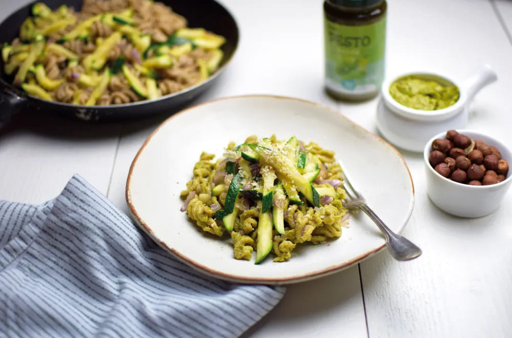 Avocado Nudeln mit Pesto