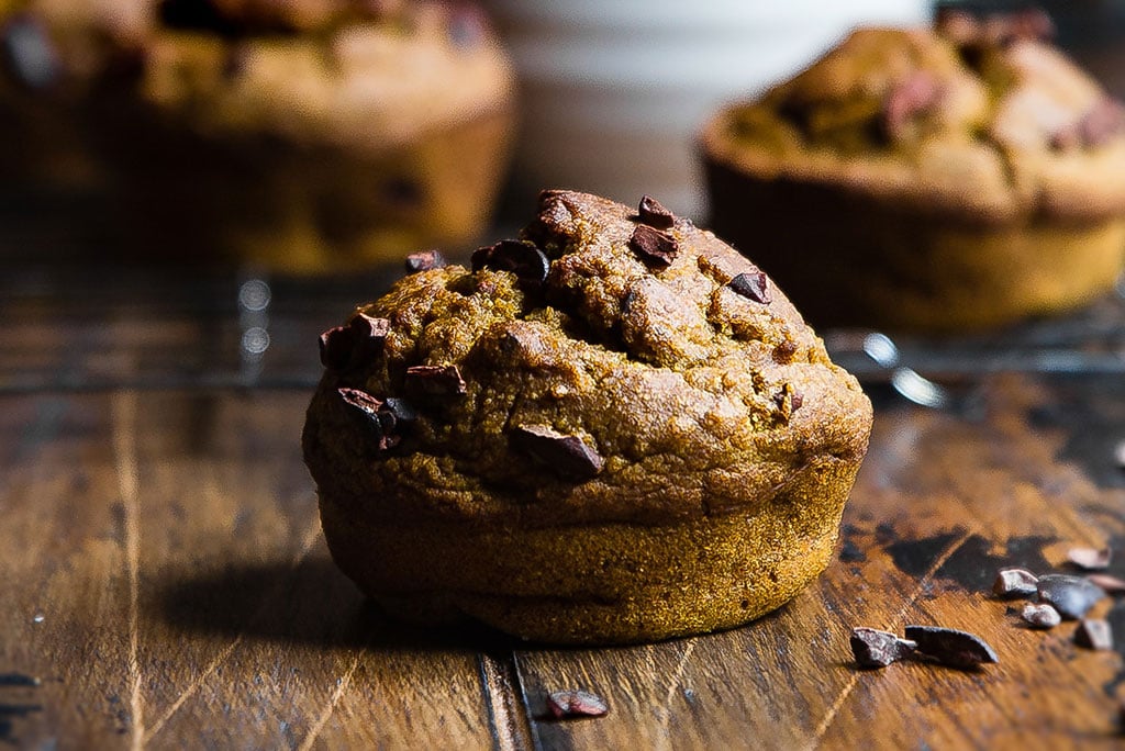 Maca Muffins mit Kakaonibs